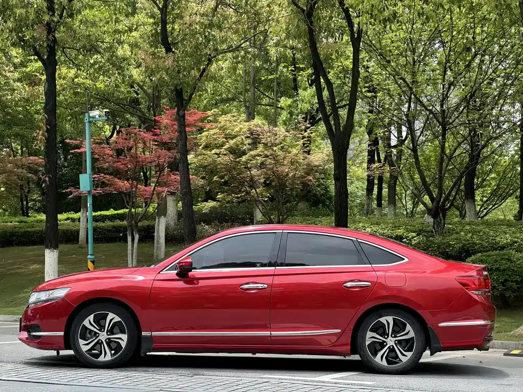 Spirior 2.4 L Distinguished