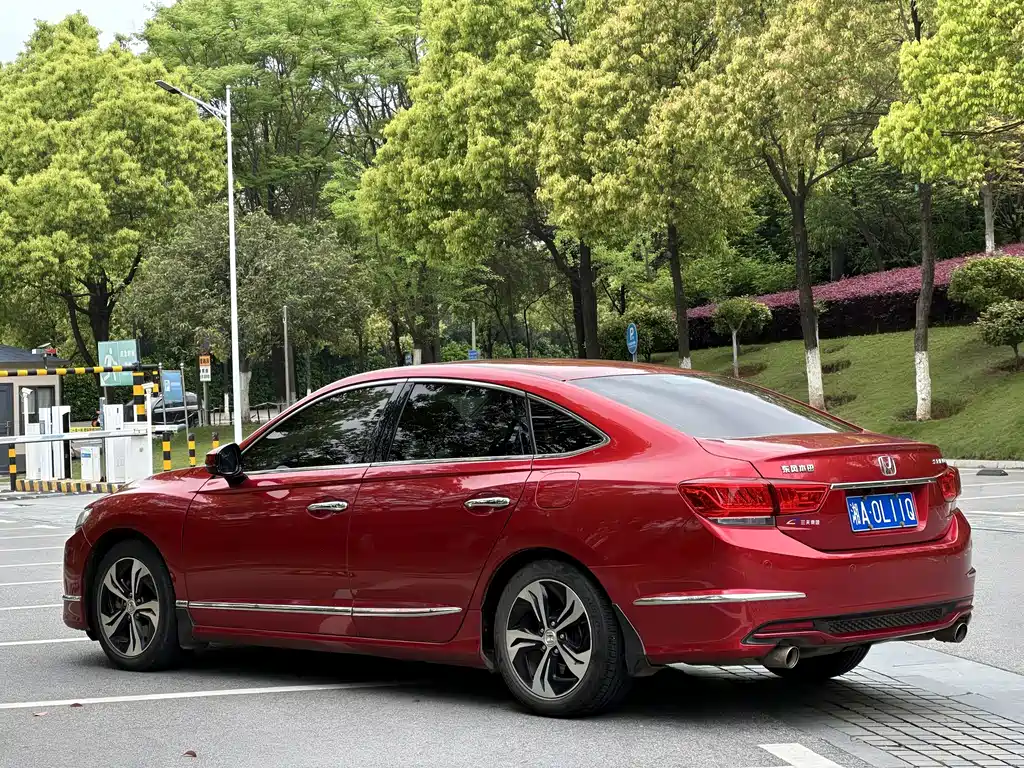 Spirior 2.4 L Distinguished