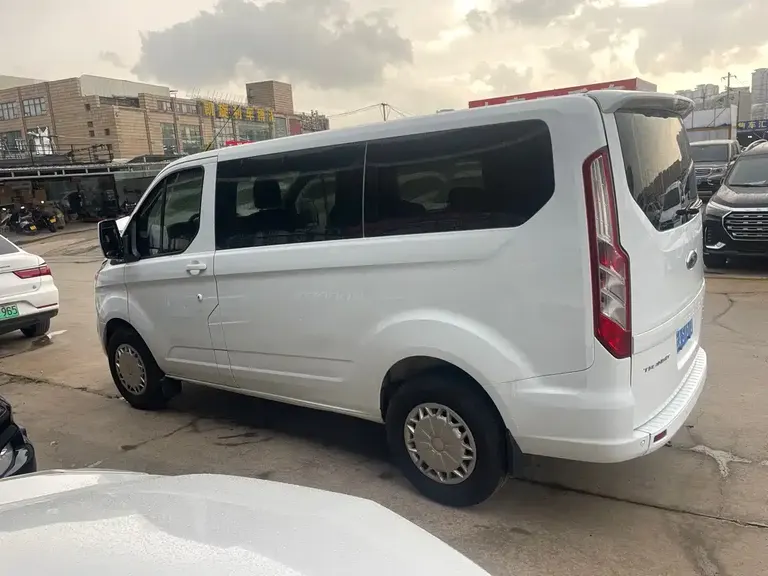 Ford Transit 全顺 2019款 2.0 T柴油商旅型短轴低顶8座国VI