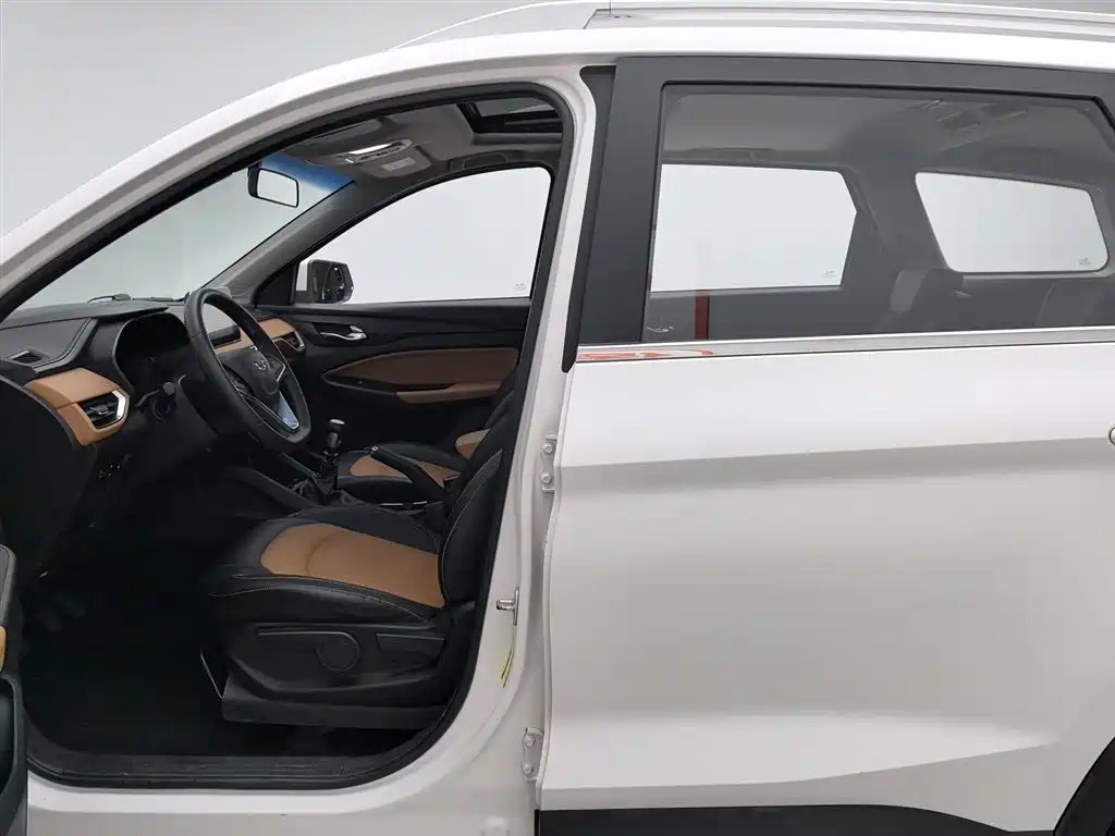 Wuling Hongguang S3 1.5 L Manual Luxury CN-V