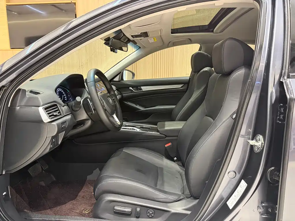 Accord Sharp· Hybrid 2.0 L Sharp Leading