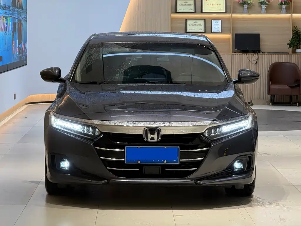 Accord Sharp· Hybrid 2.0 L Sharp Leading