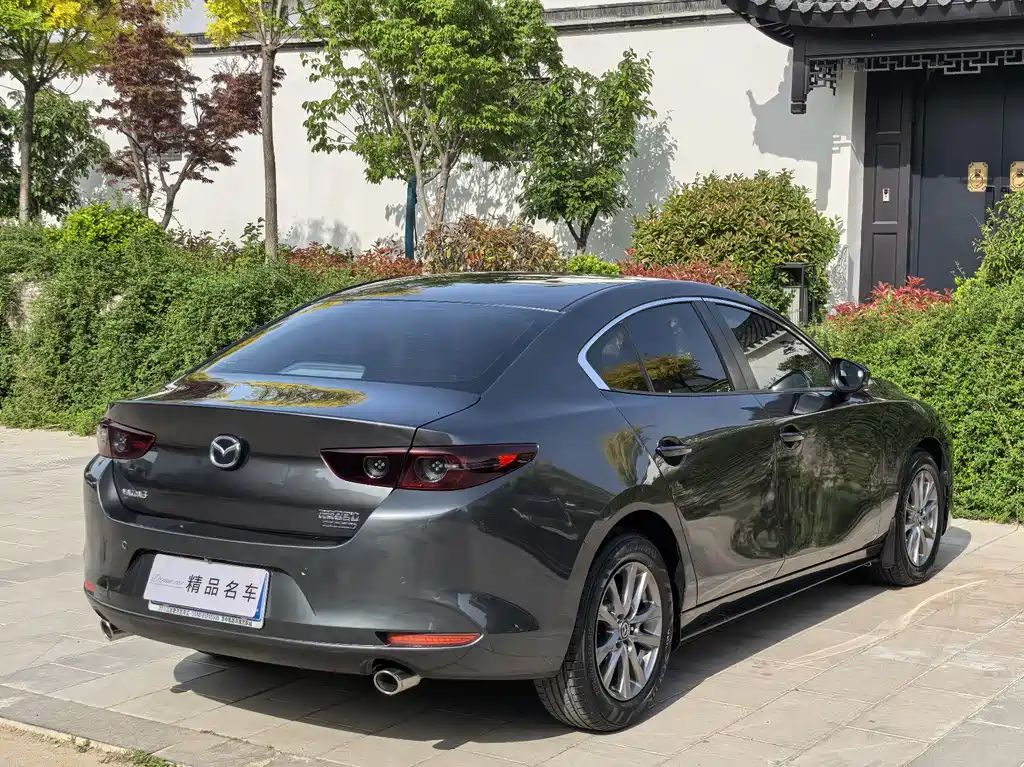 Mazda 3 Axela 1.5 L Auto