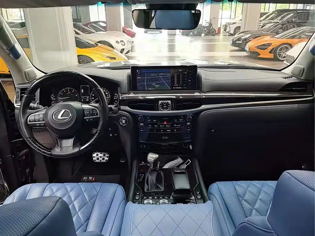Lexus LX 570 Peak Special Edition