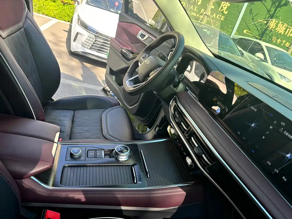Explorer EcoBoost 285 4 WD Titanium 7-seat
