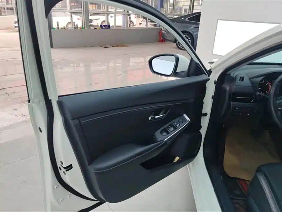 Sylphy 1.6 L XL CVT Joy