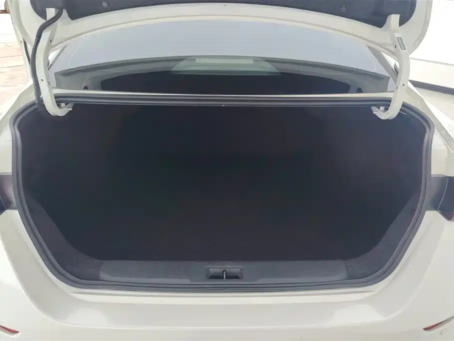 Sylphy 1.6 L XL CVT Joy