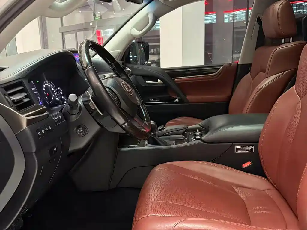 Lexus LX 570 Dynamic Luxury