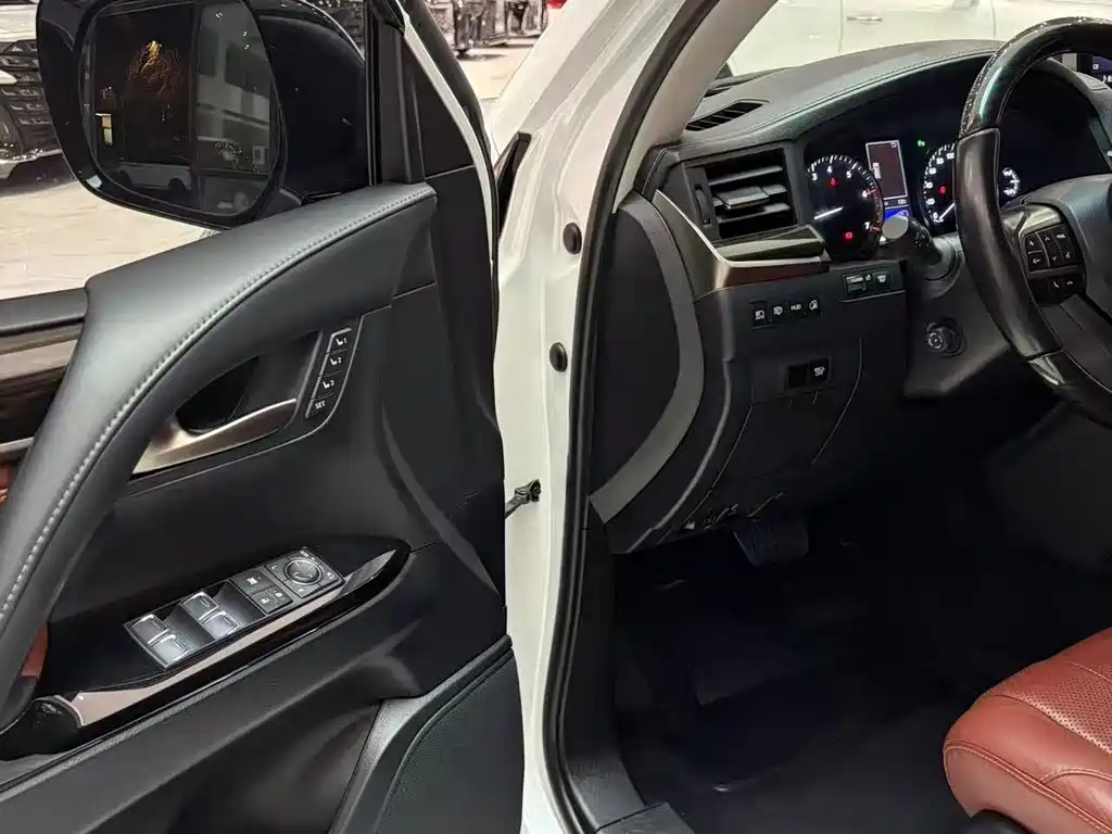 Lexus LX 570 Dynamic Luxury
