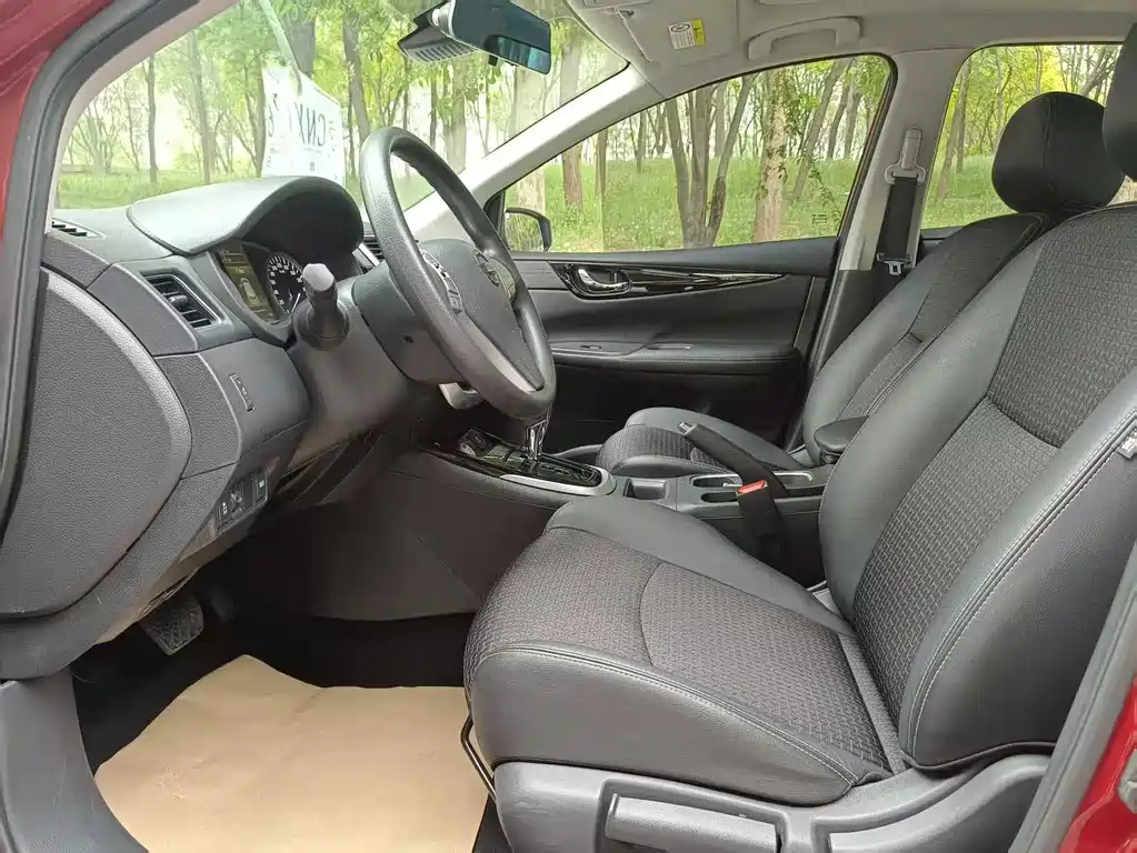 Tiida 1.6 L CVT Smart Travel