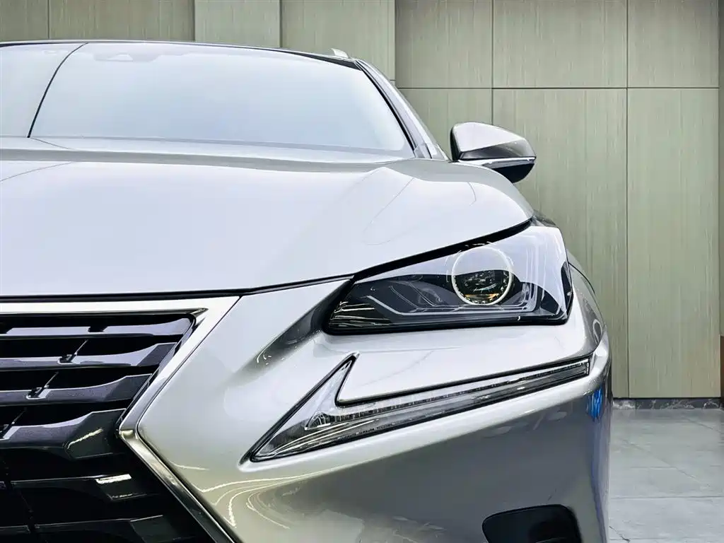 Lexus NX 300 AWD Sharp Style