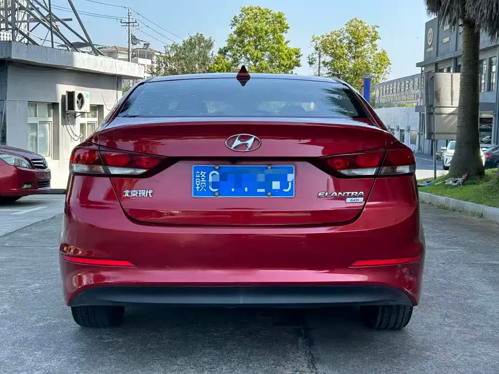 Elantra 1.6 L Auto 15 Anniversary Special Edition