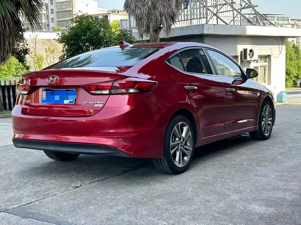 Elantra 1.6 L Auto 15 Anniversary Special Edition