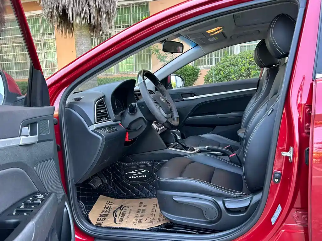Elantra 1.6 L Auto 15 Anniversary Special Edition