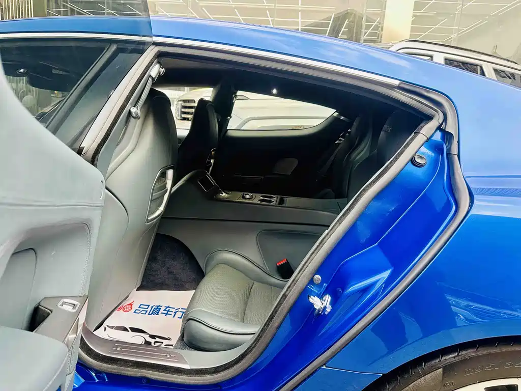 Rapide 6.0 L