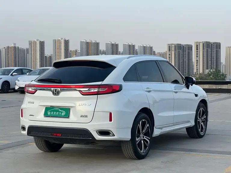 Honda UR-V 370 TURBO 4 WD Honor Shine CN-V