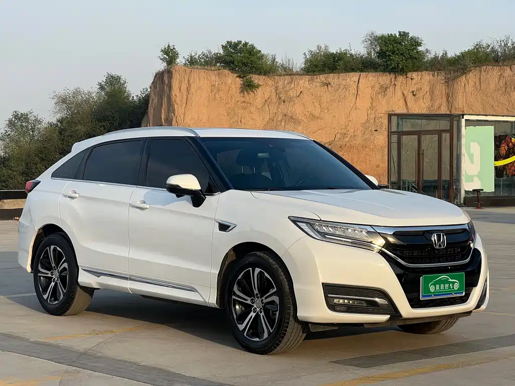 Honda UR-V 370 TURBO 4 WD Honor Shine CN-V