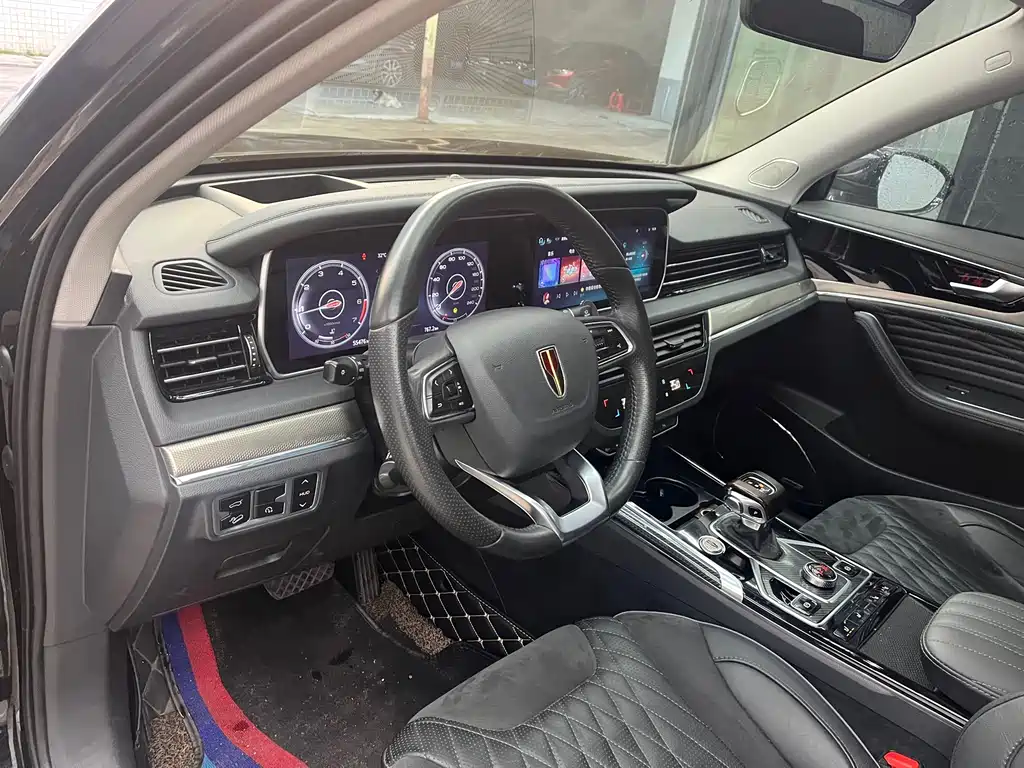 Hongqi HS5 2.0 T Connected Flagship Enjoyment