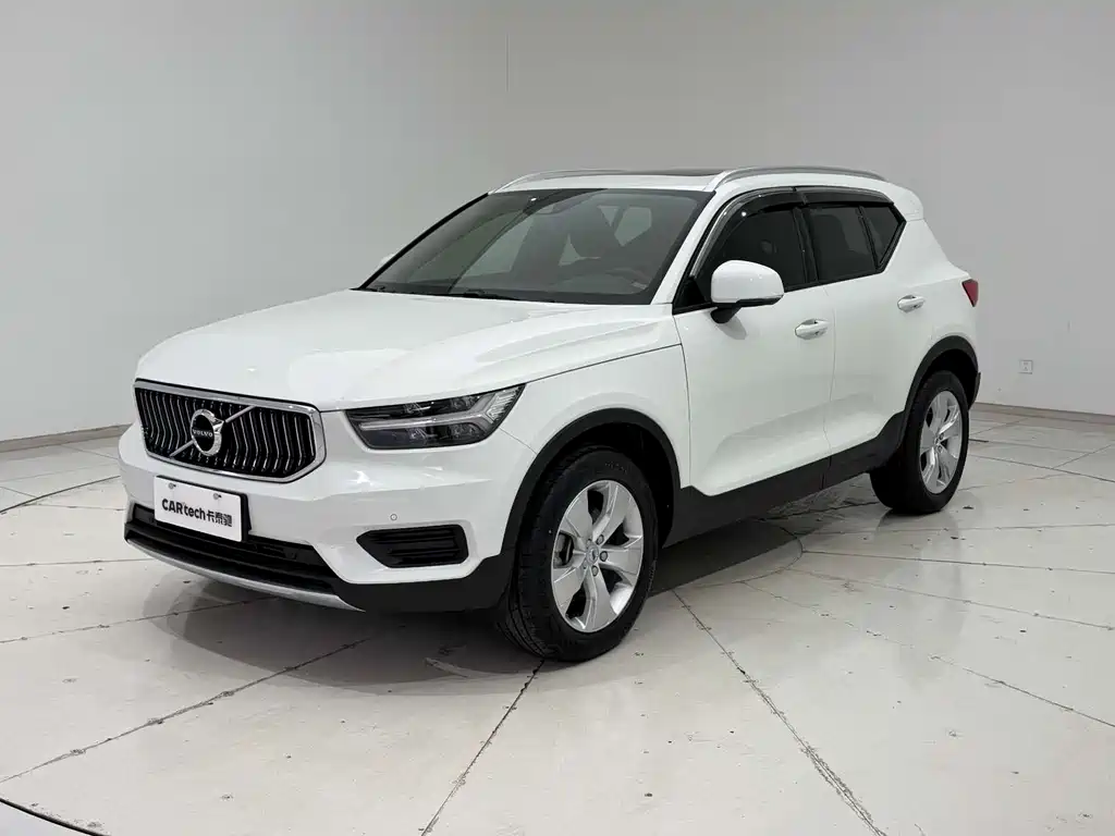 Volvo XC40 T4 4 WD Smart Travel Fashion