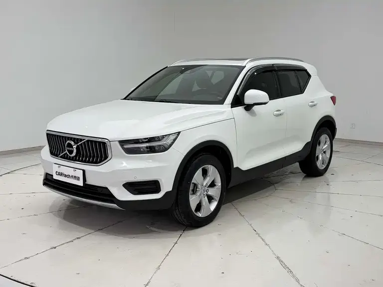 Volvo XC40 T4 4 WD Smart Travel Fashion