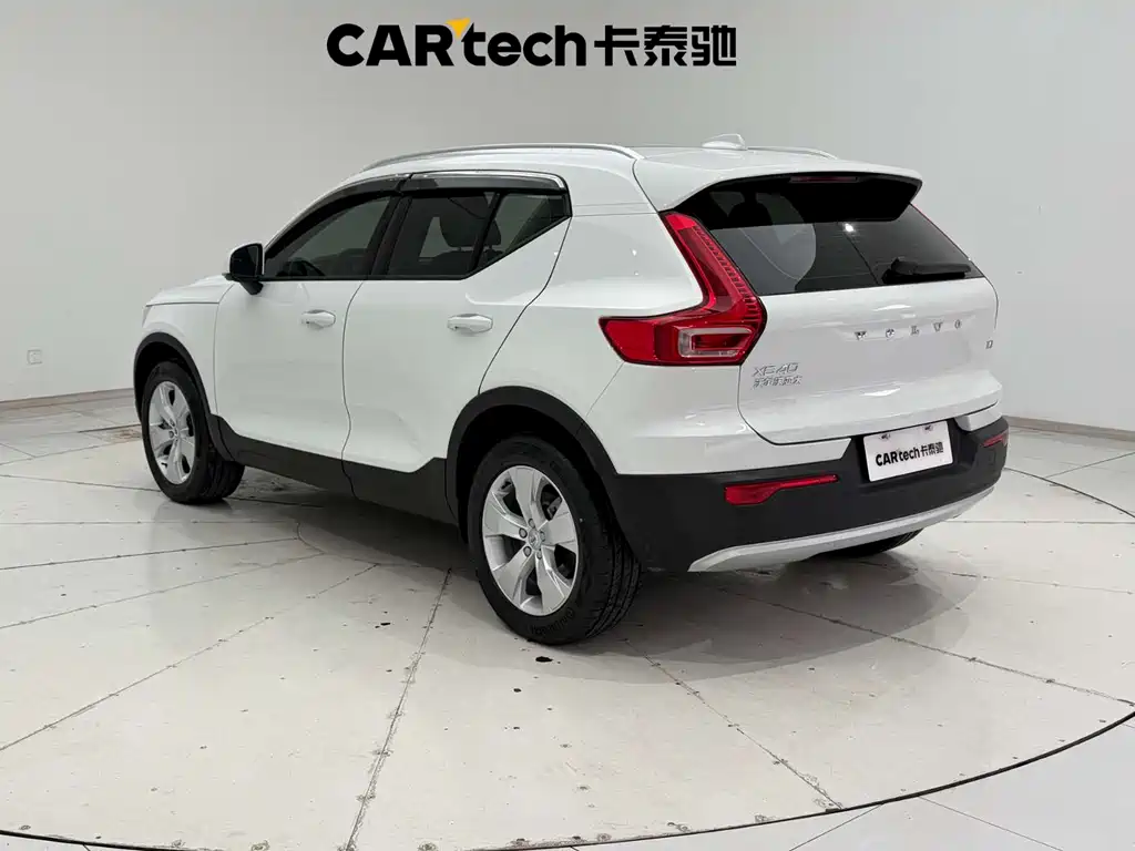 Volvo XC40 T4 4 WD Smart Travel Fashion
