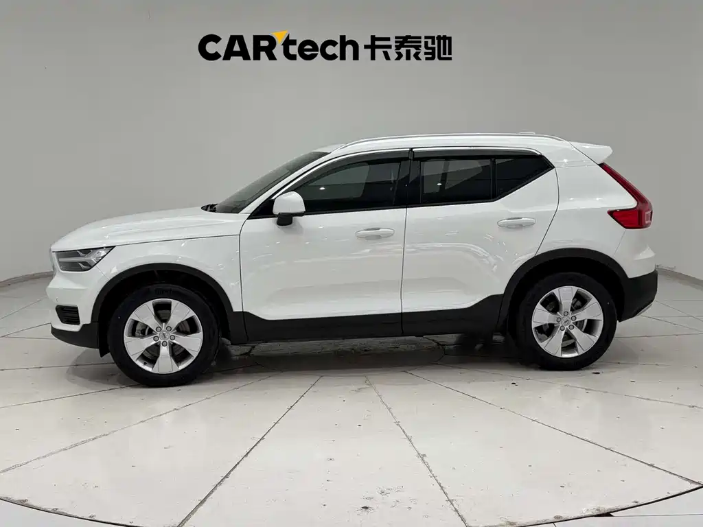 Volvo XC40 T4 4 WD Smart Travel Fashion