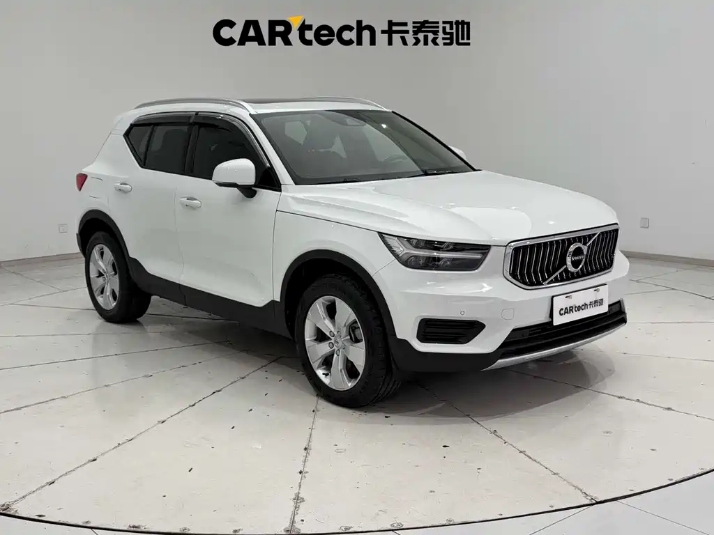 Volvo XC40 T4 4 WD Smart Travel Fashion