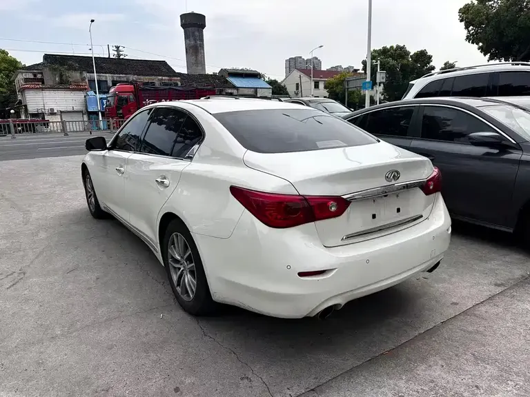 Infiniti Q50 L 2.0 T Comfort