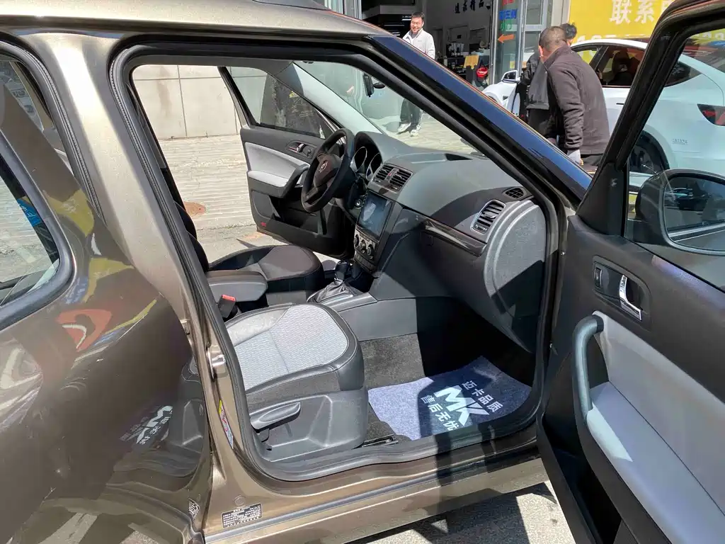 Yeti TSI280 DSG Forward