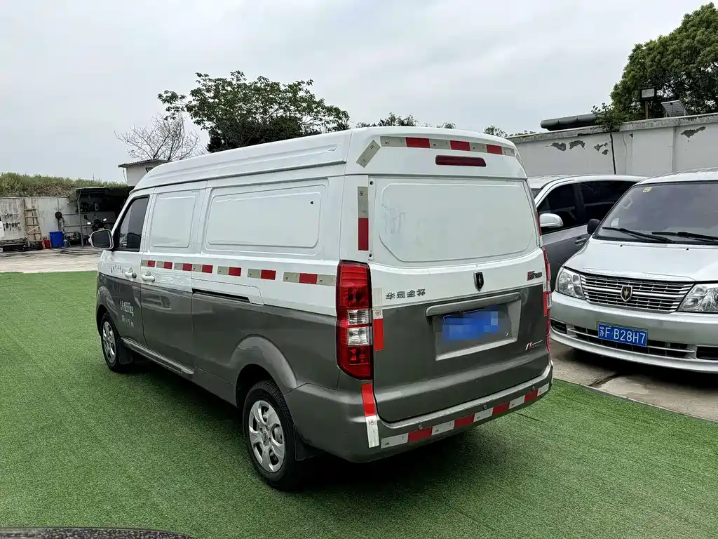 New Haishi X30 L 1.5 L Fortune Van2 5-seat AC SWC15 M