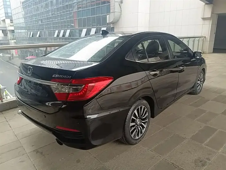 Honda Crider 1.8 L Auto Luxury