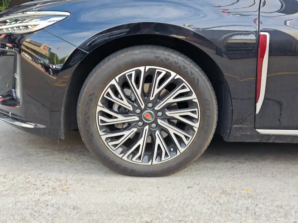 Hongqi H5 2.0 T Auto Flagship Smooth
