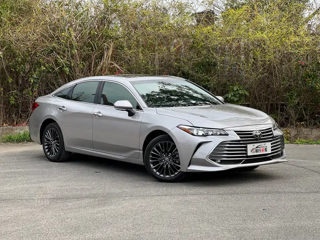 Avalon 2.5 L Touring Distinguished CN-V