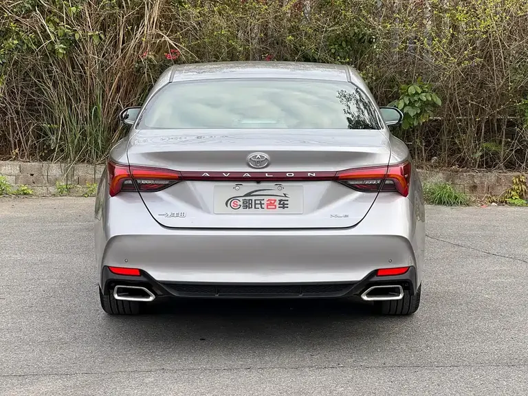 Toyota Avalon 2.5 L Touring Distinguished CN-V