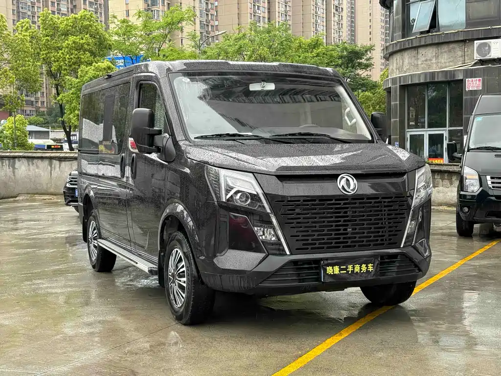 Yufeng 御风 2023款 V9+ 2.0 T 手动前驱多功能短轴低顶5/6座