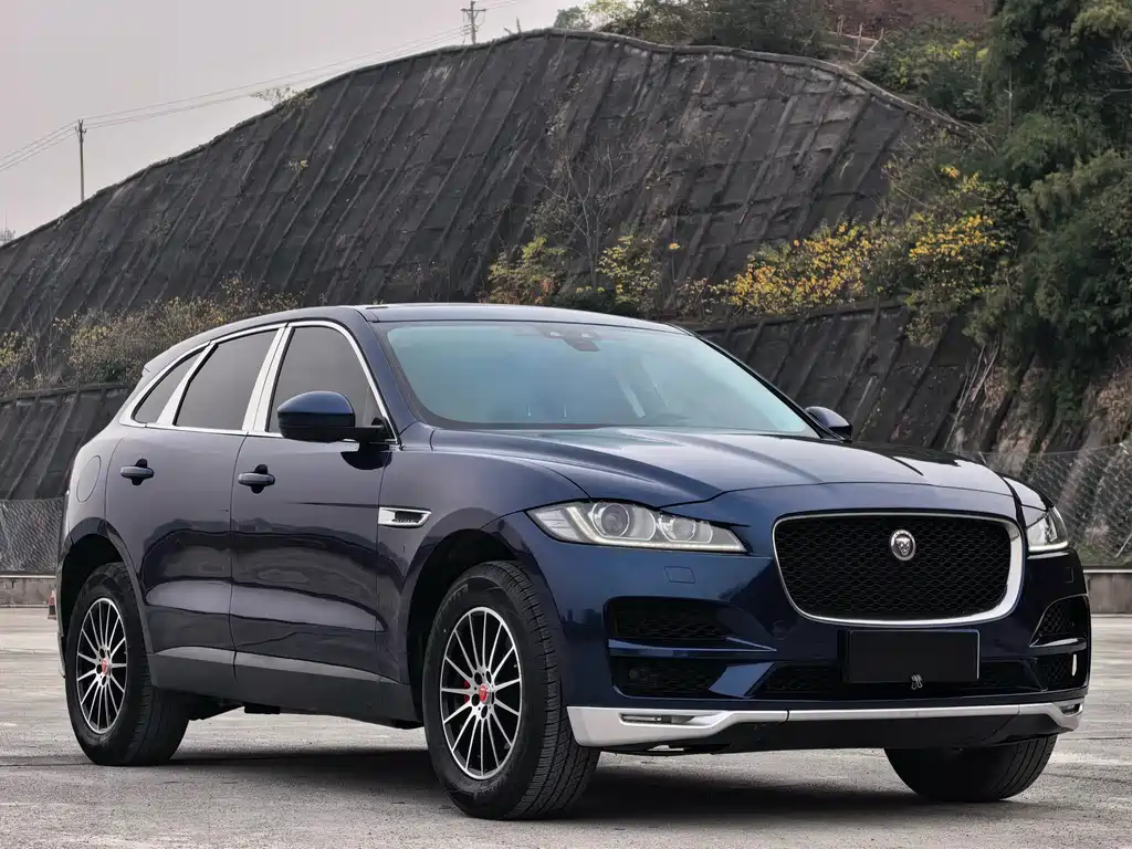 Jaguar F-PACE 2.0 T 4 WD Urban Premium