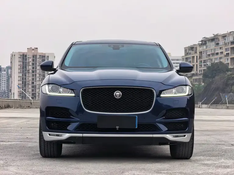 Jaguar F-PACE 2.0 T 4 WD Urban Premium