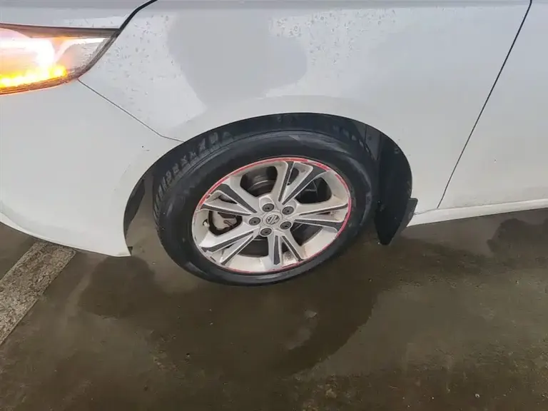 MG Ruixing 锐行 2015款 1.5 T 自动精英版
