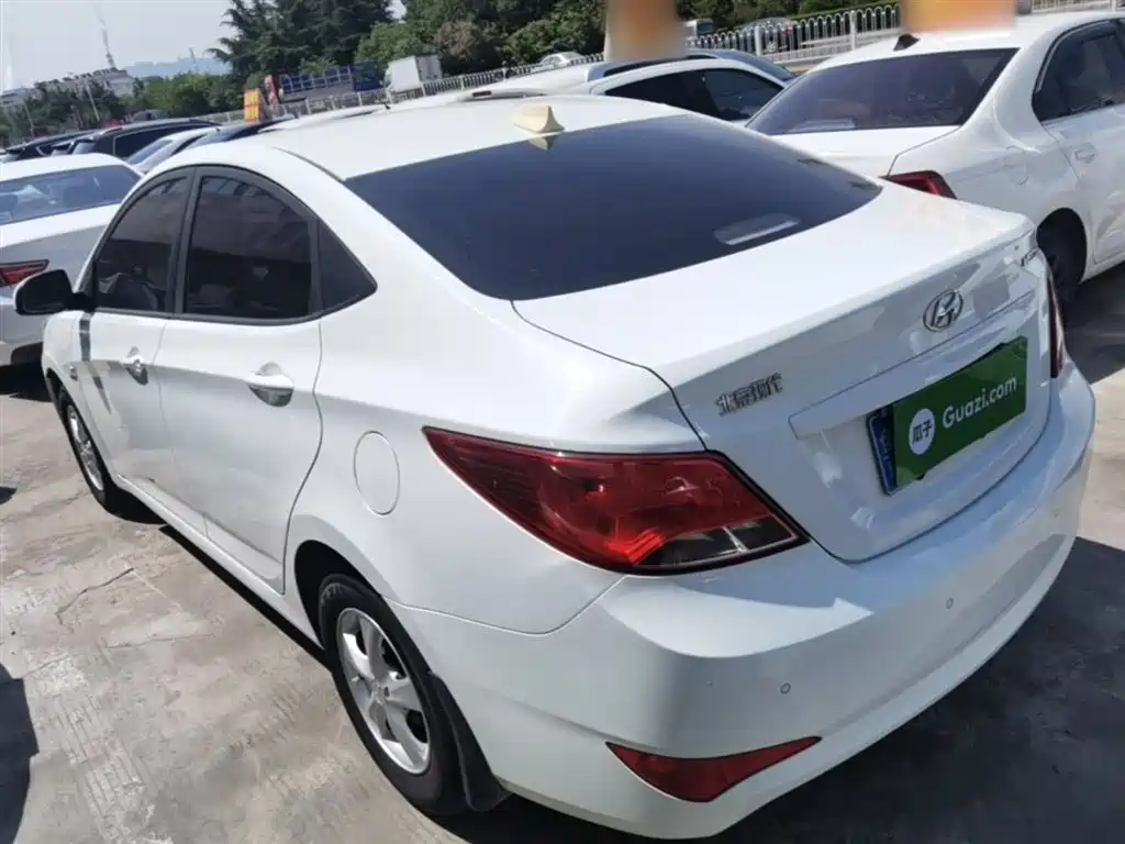 Accent 1.4 L Manual Intelligent GLS