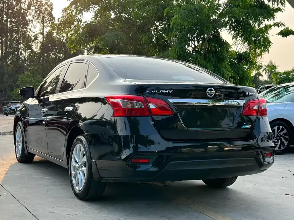 Sylphy 1.6 XV CVT Premium