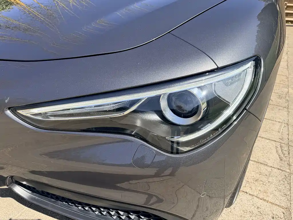 Stelvio 2.0 T 280 HP Luxury