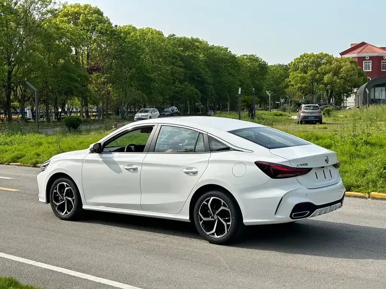 MG5 MG5 2026款 300 DTGI 全球旗舰MAX版