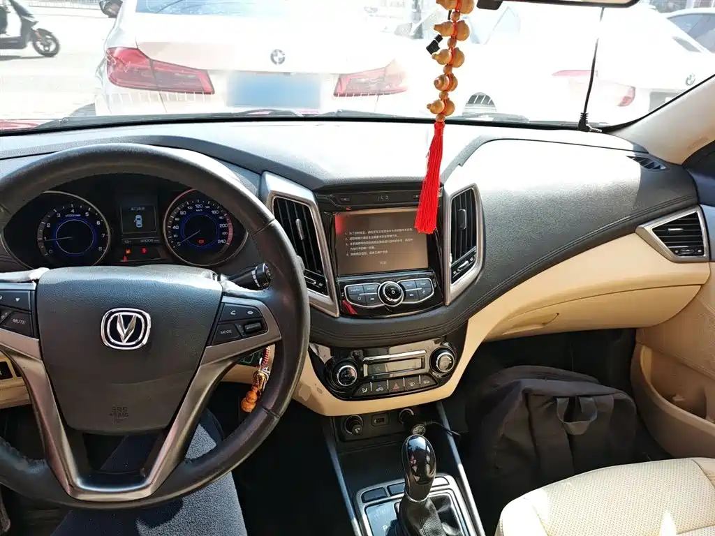 Eado 1.6 L Auto Style