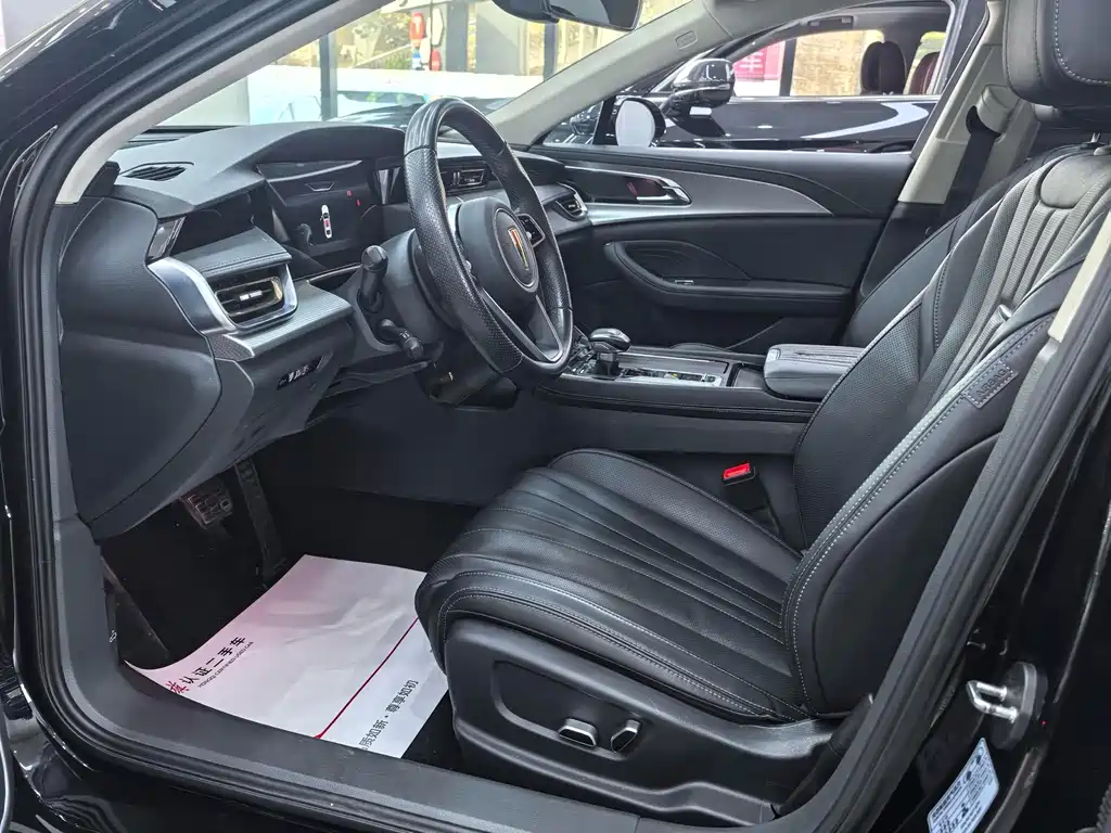 Hongqi H5 2.0 T Auto Connected Flagship Enjoyment