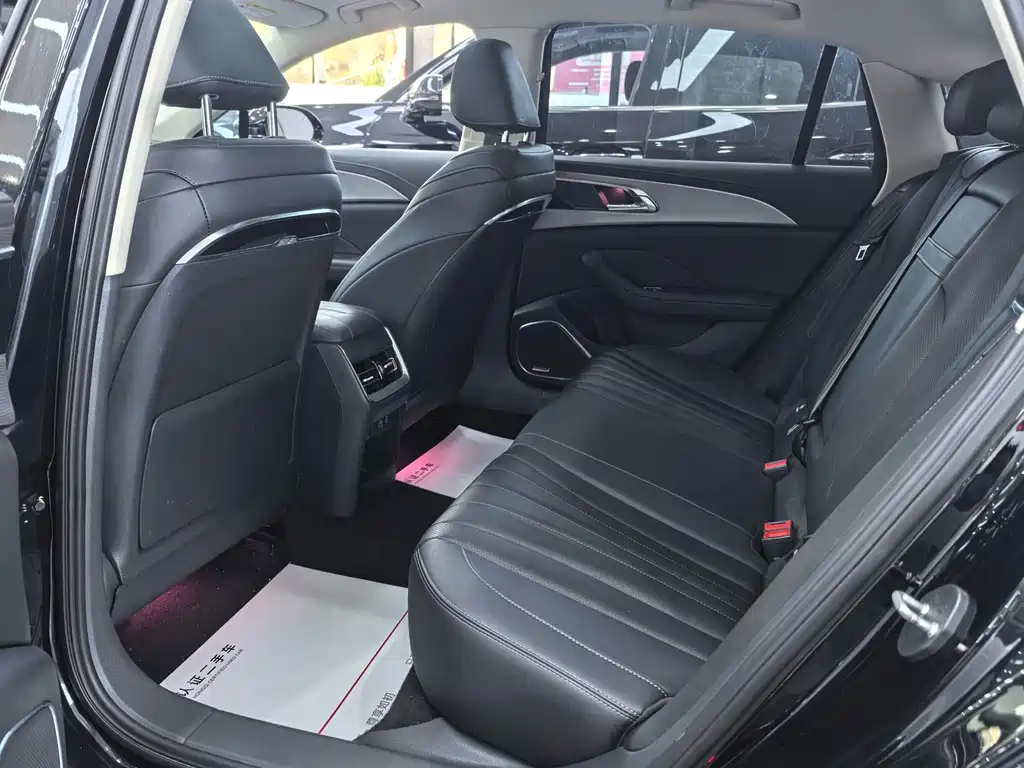 Hongqi H5 2.0 T Auto Connected Flagship Enjoyment