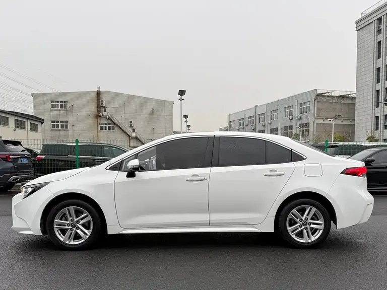 Toyota Levin Dual Engine 1.8 H E-CVT Luxury