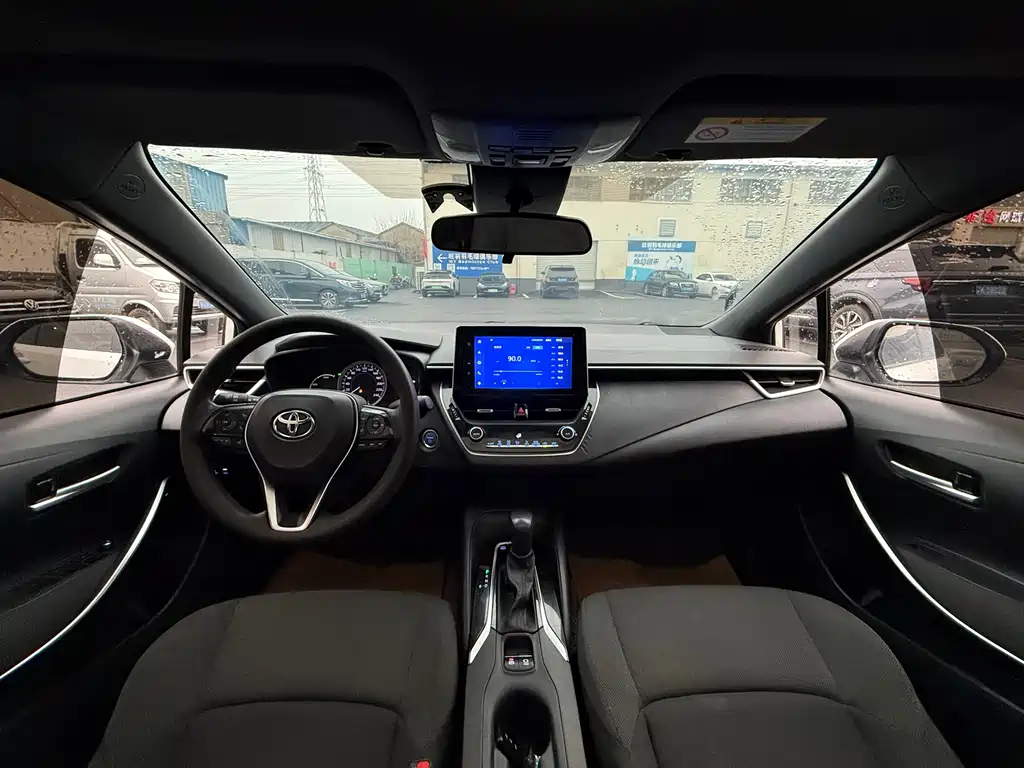 Levin Dual Engine 1.8 H E-CVT Luxury