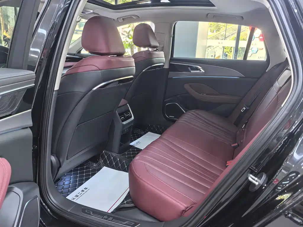 Hongqi H5 2.0 T Auto Connected Flagship