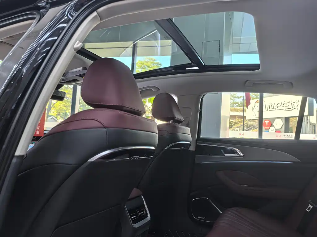 Hongqi H5 2.0 T Auto Connected Flagship