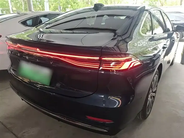 Geely Galaxy A7 EM-i 150 km Starship